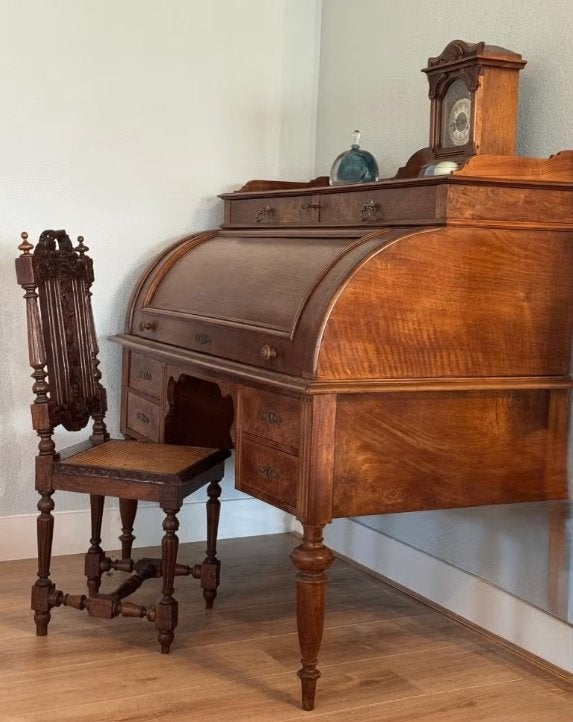 Antiek notenhouten cilinderbureau ca.1900 met stoel, Ophalen