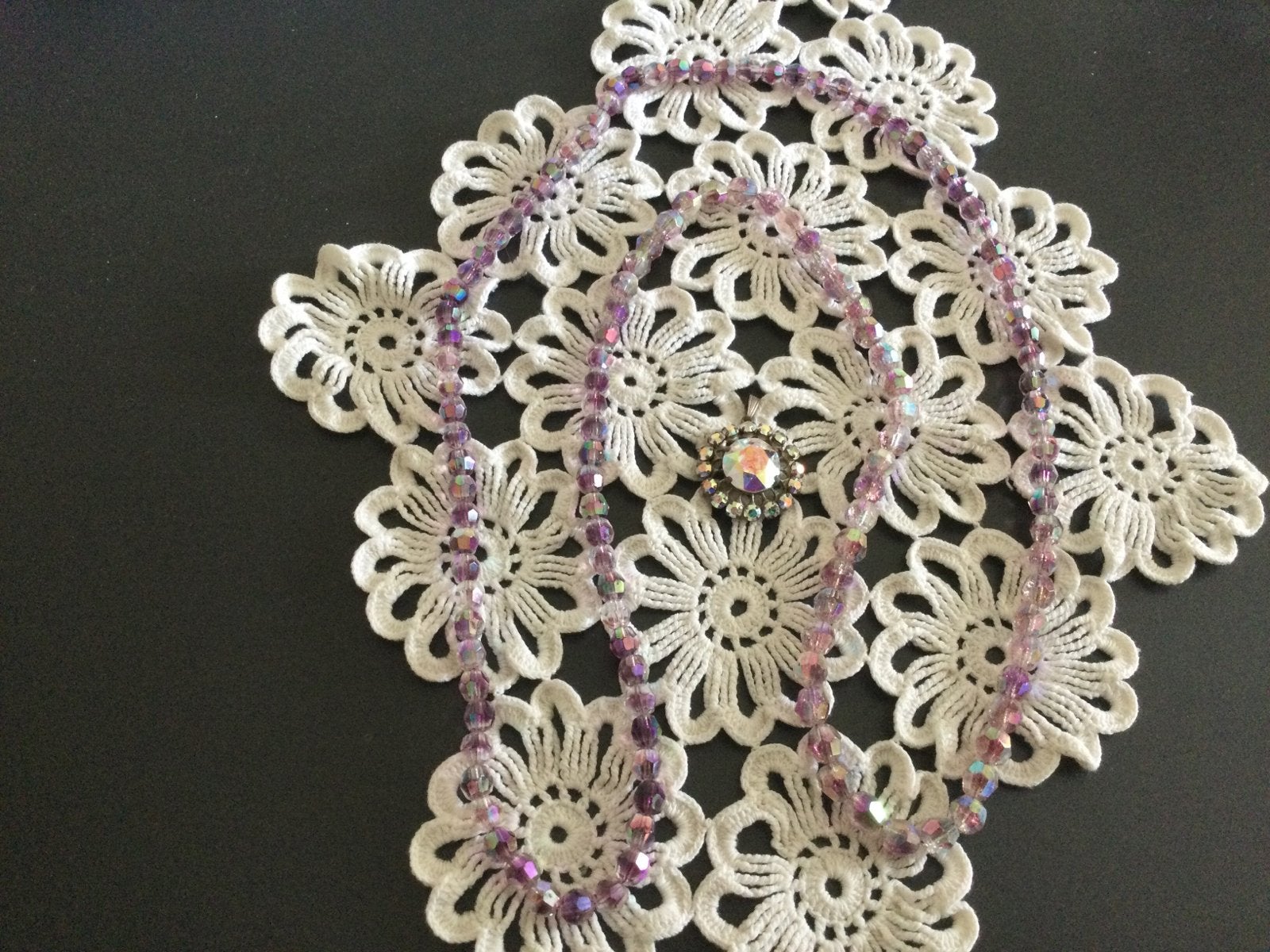 Supermooie vintage ketting van ouderwets glas en hanger, Ophalen of Verzenden, Zo goed als nieuw, Paars, Overige materialen