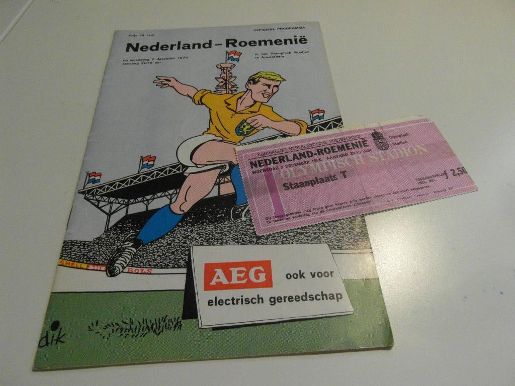 voetbal programma ticket Nederland roemenie 2 dec 1970, Ophalen of Verzenden, Gebruikt, Buitenlandse clubs, Boek of Tijdschrift