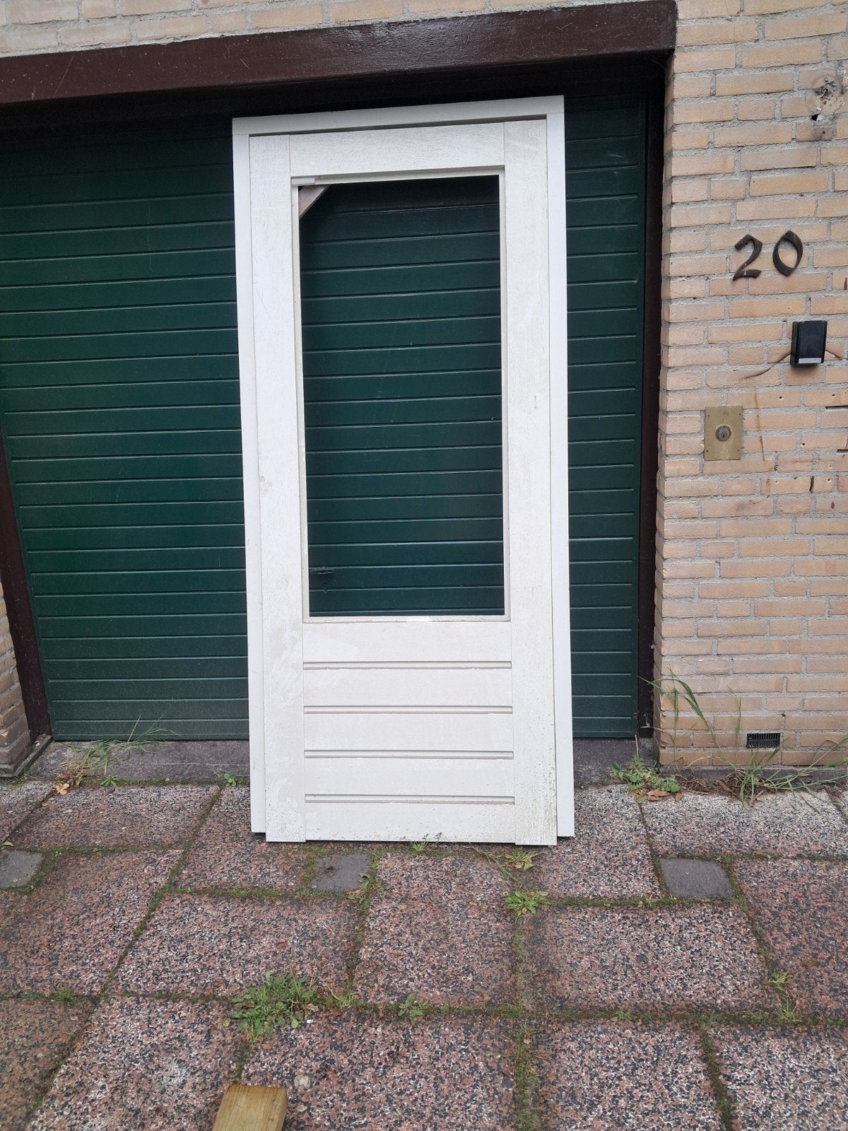 Hardhouten deur en kozijn, Ophalen