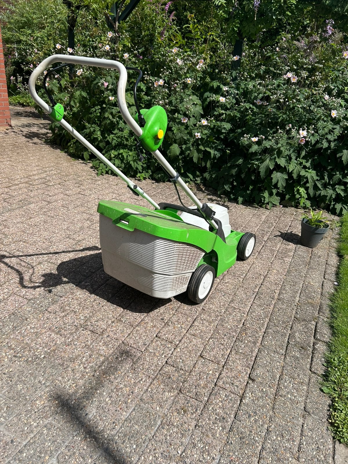 Viking elektrische grasmaaier 4 ME 443, Ophalen, Cirkelmaaier, Elektrische grasmaaier, Zo goed als nieuw