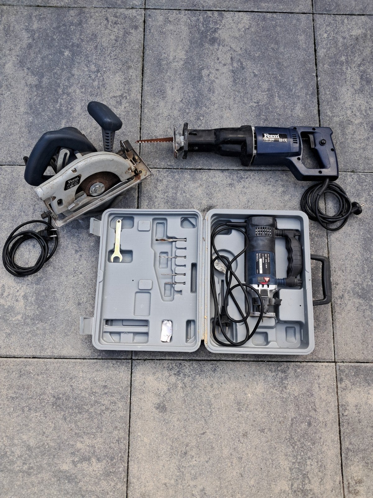 Ferm set: Cirkelzaag, Reciprozaag en bovenfrees, Ophalen, Gebruikt, Cirkelzaag, 600 tot 1200 watt