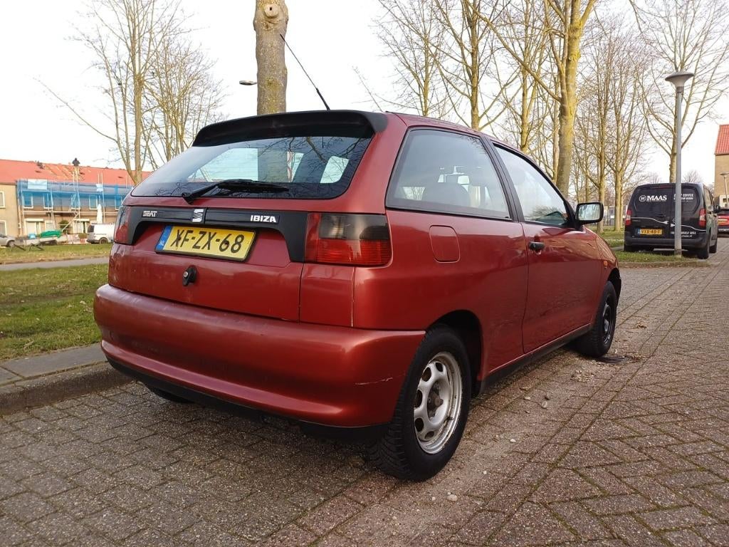 Seat Ibiza 1.4 44KW 1998 Rood, Auto's, Seat, Voorwielaandrijving, 31 €/maand, 4 cilinders, Ibiza