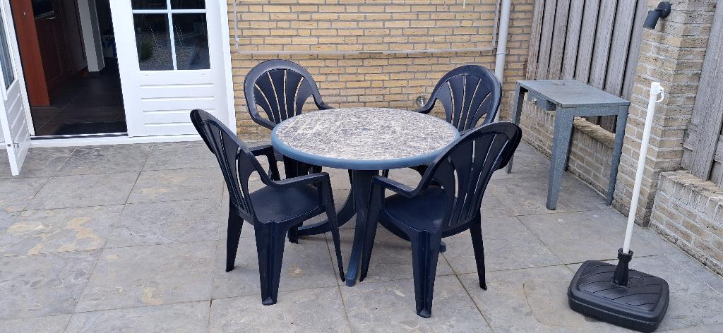 Tuinstoelen en tafel, Ophalen, 4 zitplaatsen, Gebruikt, Aluminium