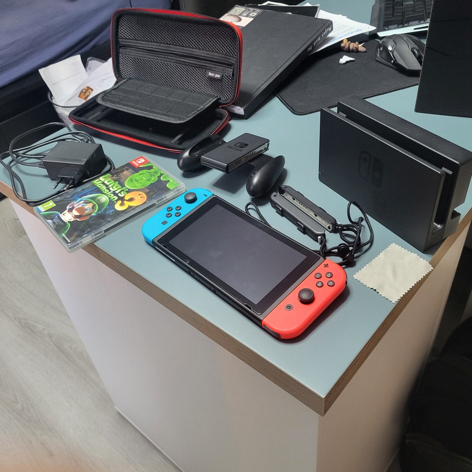 Nintendo Switch met Luigi's Mansion 3 en accessoires, Ophalen, Met games, Met 2 controllers, Zo goed als nieuw