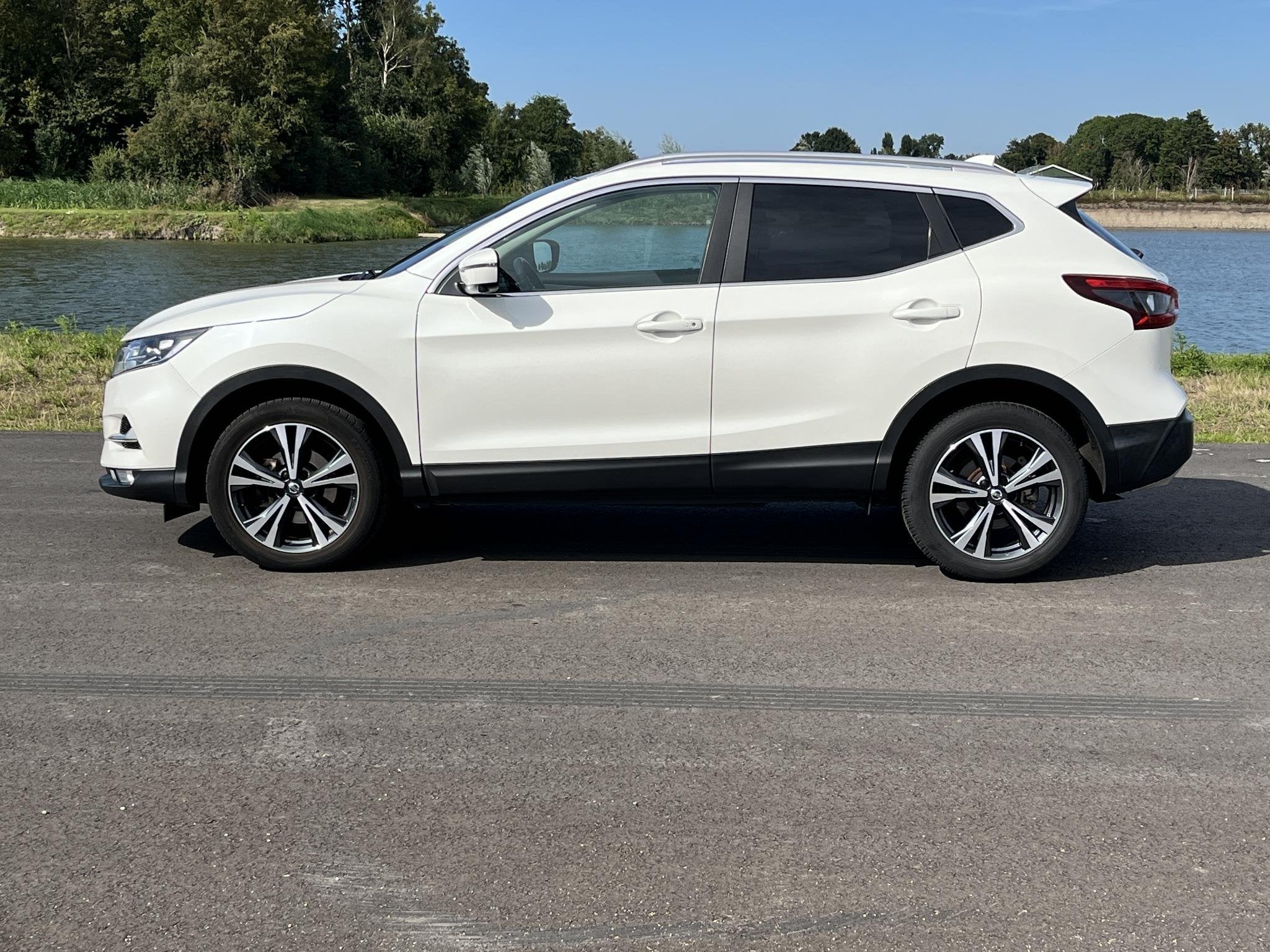 Nissan Qashqai 1.2 N-Connecta Automaat, Clima, cruise, pdc,, Auto's, Stof, Gebruikt, 4 cilinders, 116 pk