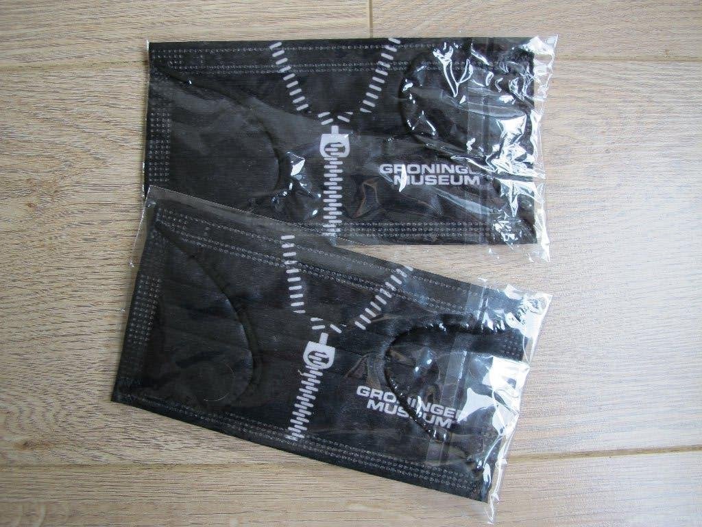 Twee gesealde mondkapjes Rolling Stones Unzipped!, Ophalen of Verzenden, Nieuw