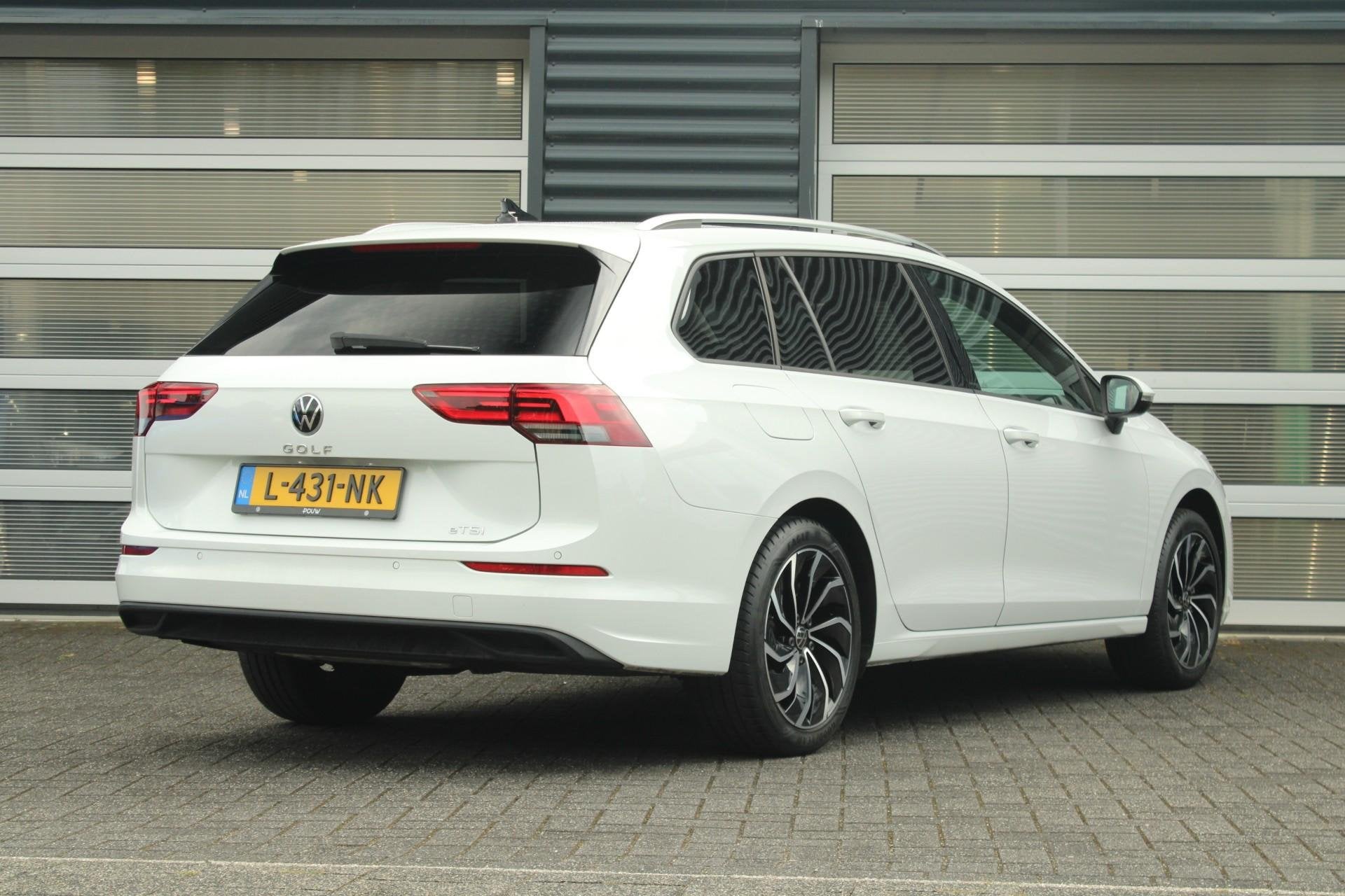 Volkswagen Golf Variant 1.0 eTSI 110kW DSG Life | Elec. Stoe, Auto's, 12 maanden, Stof, Gebruikt, Wit