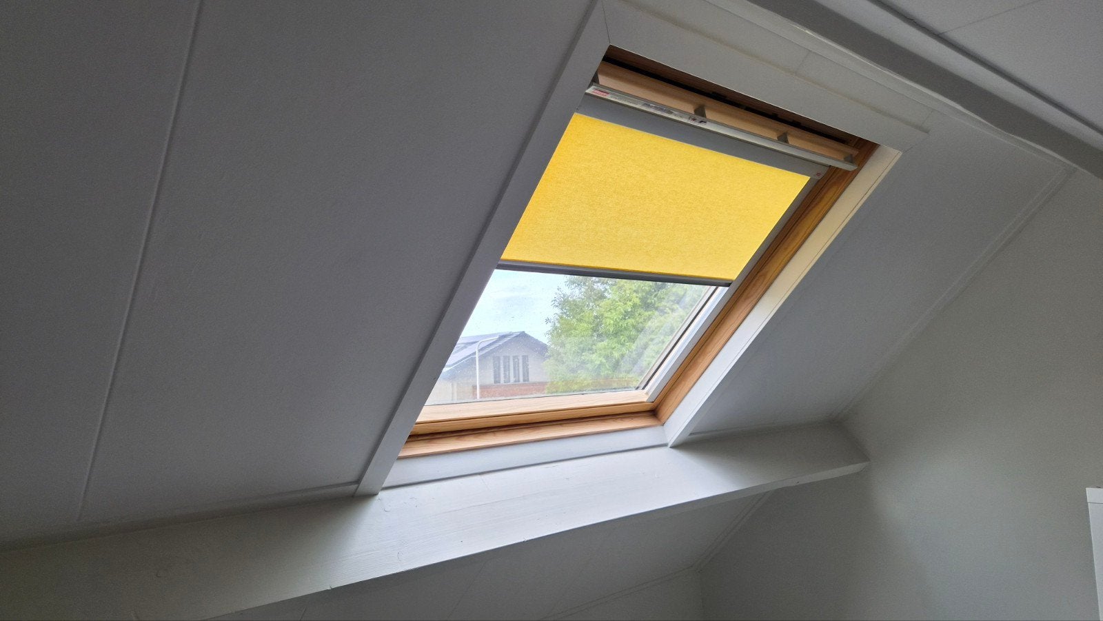 Velux dakraam GGL S06 met geel rolgordijn (114x118 cm), Doe-het-zelf en Verbouw, Gebruikt, Overige typen, Minder dan 200 cm, Glas