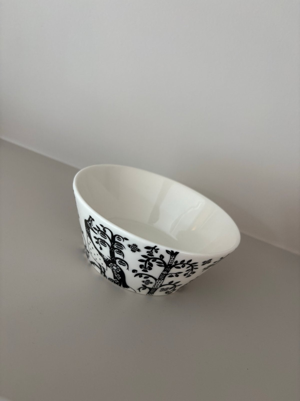 Iittala Taika Kom 12cm - 1 stuk, Ophalen of Verzenden, Zo goed als nieuw, Porselein, Kom(men)