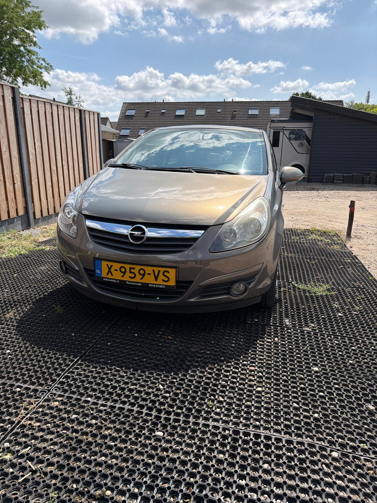 Opel Corsa 1.4 16V 3D 2011 Bruin, Auto's, Opel, Particulier, Corsa, Benzine, Hatchback, Handgeschakeld, Geïmporteerd, Bruin, Voorwielaandrijving