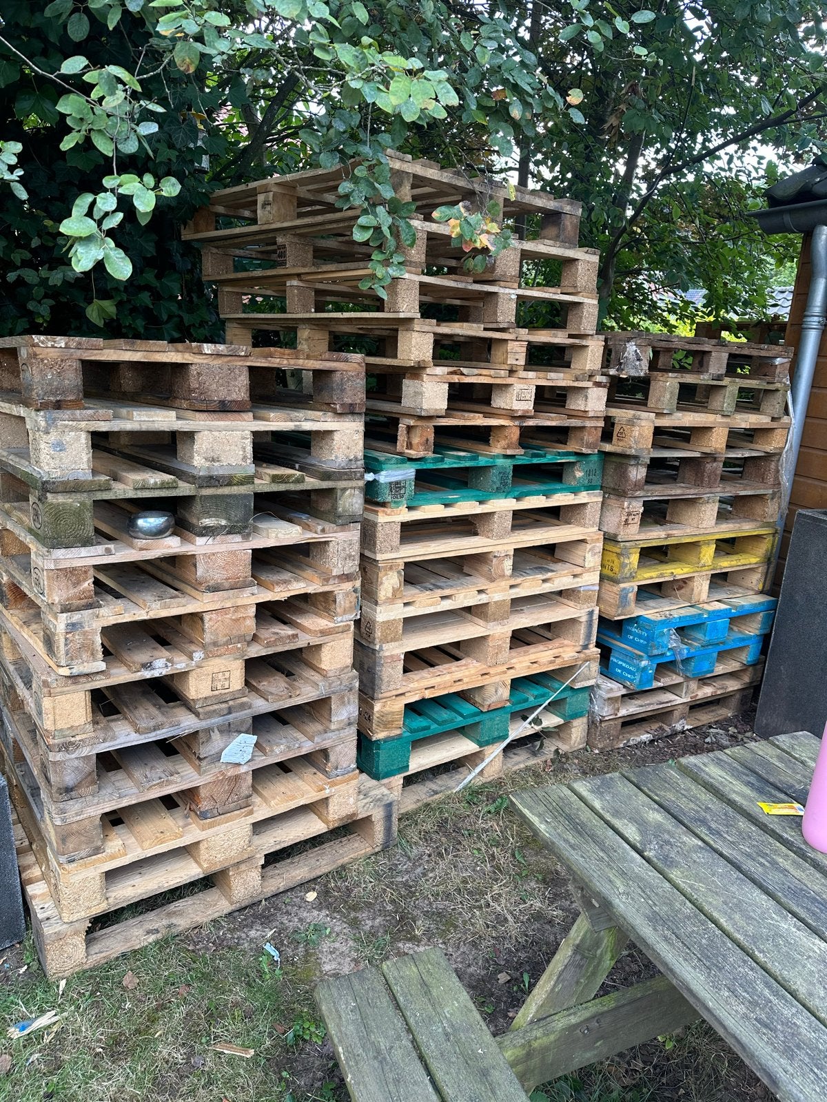 47 Pallets: 38 Wegwerp en 9 Europallets, Ophalen