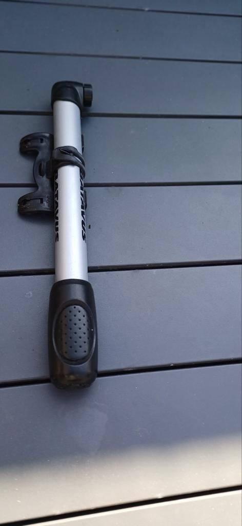 Batavus Fiets Pomp 28 cm lang- Handig en Compact, Fietsen en Brommers, Fietsaccessoires | Fietspompen, Ophalen