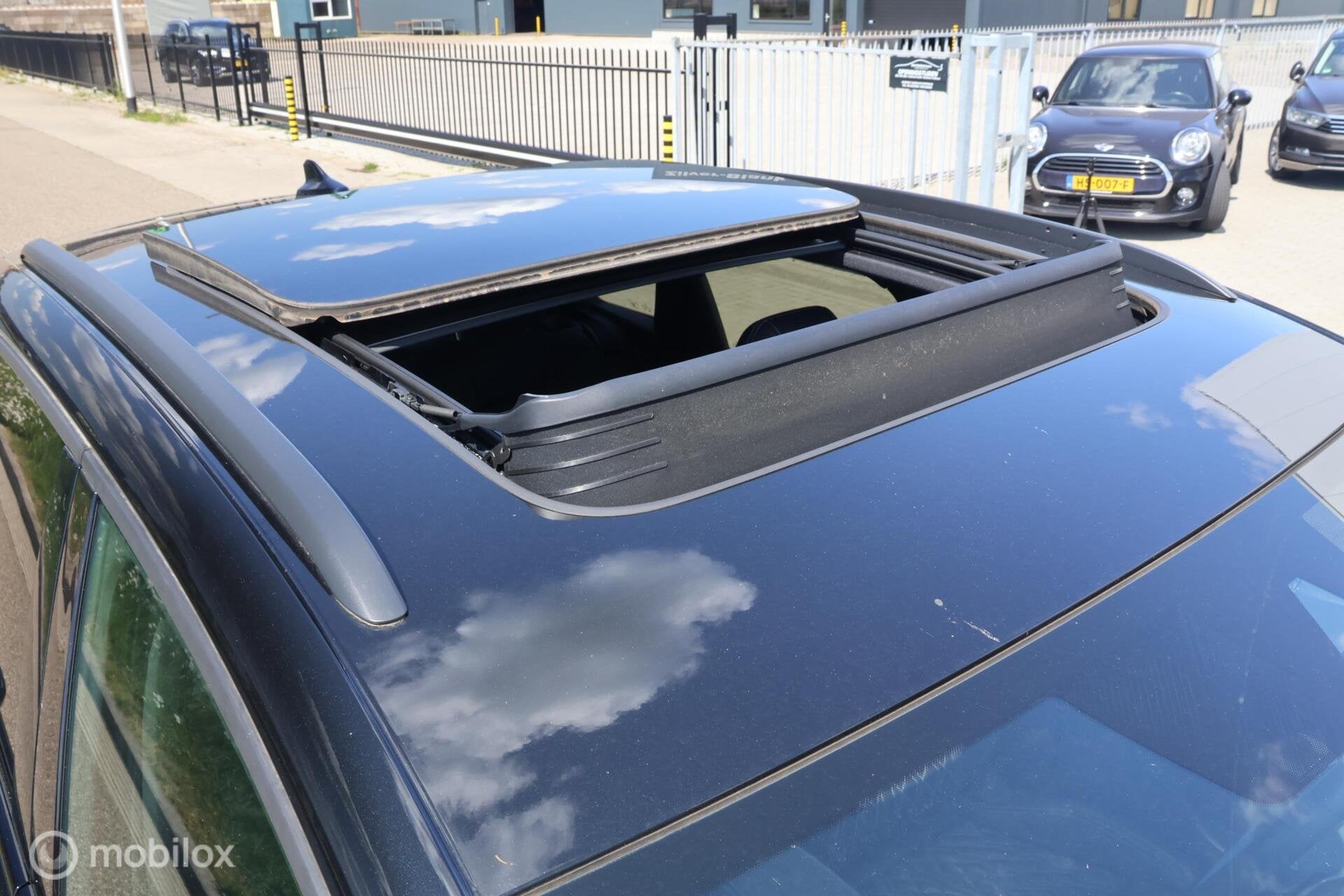 Audi Q4 e-tron 40 S-Line I Panodak I RS stoelen | Sonos, Auto's, Audi, Automaat, Achterwielaandrijving, Gebruikt, Zwart