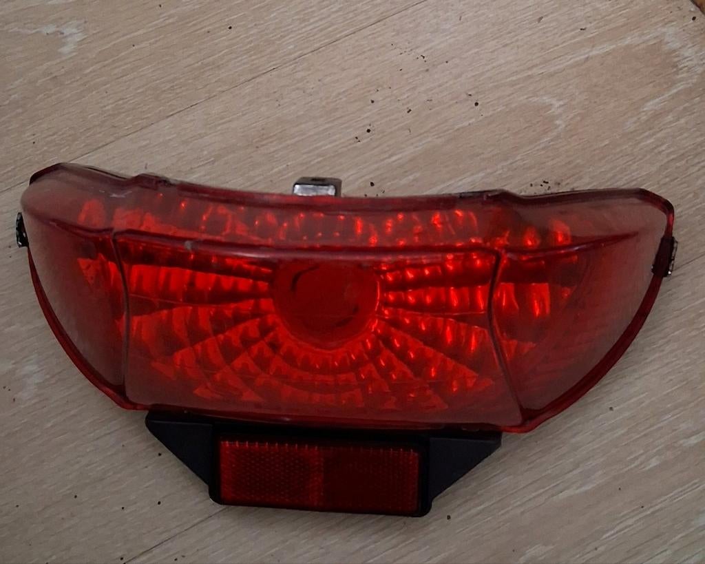 Achterlichtglas Keeway R6, Fietsen en Brommers, Brommeronderdelen | Scooters, Ophalen, Zo goed als nieuw
