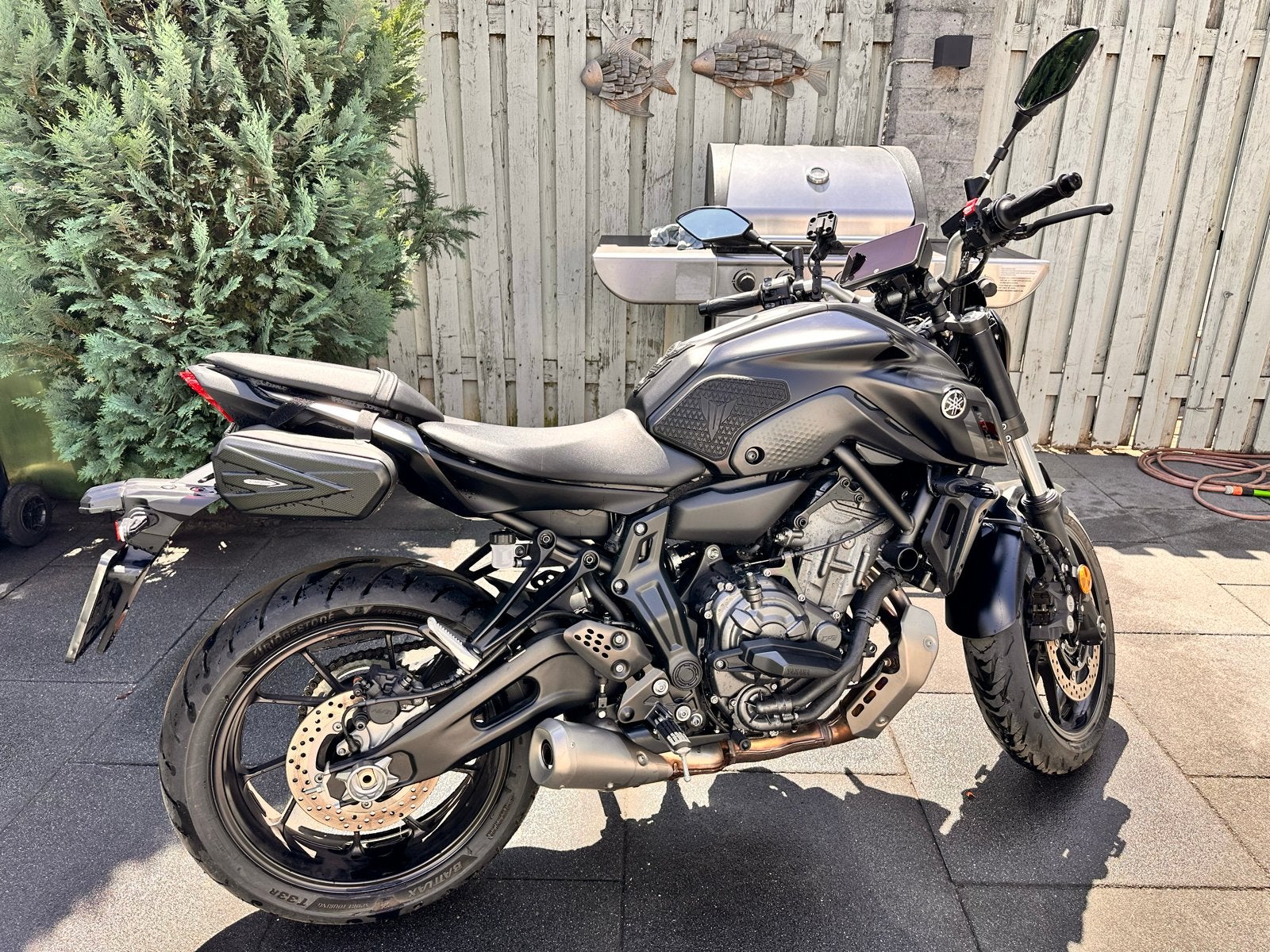 Z.g.a.n. zwarte Yamaha MT-07 uit 2024 - Slechts 4300 km!, 2 cilinders, Occasion, Particulier, Quickshifter