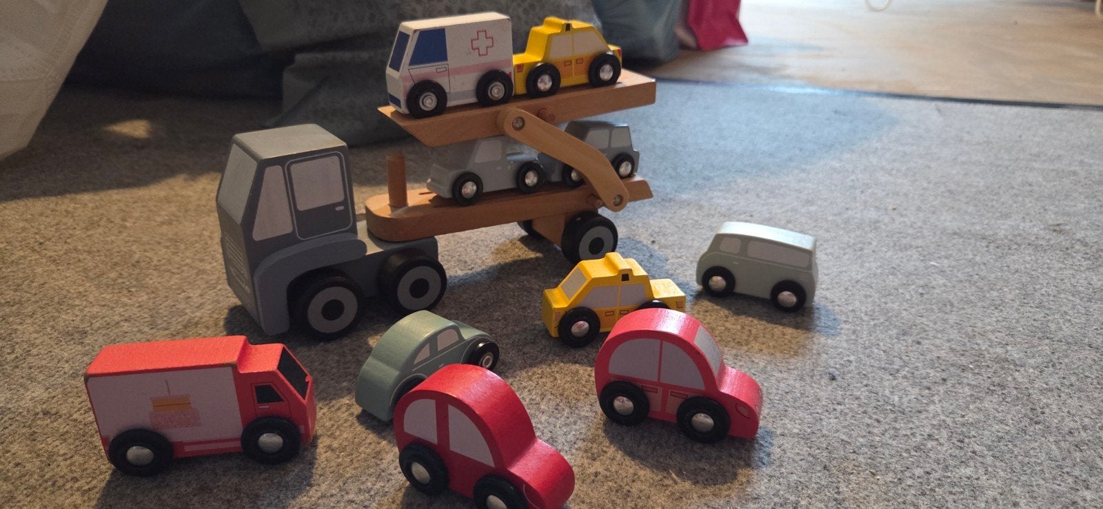 Houten speelgoedauto's en vrachtwagen, Ophalen of Verzenden, Gebruikt