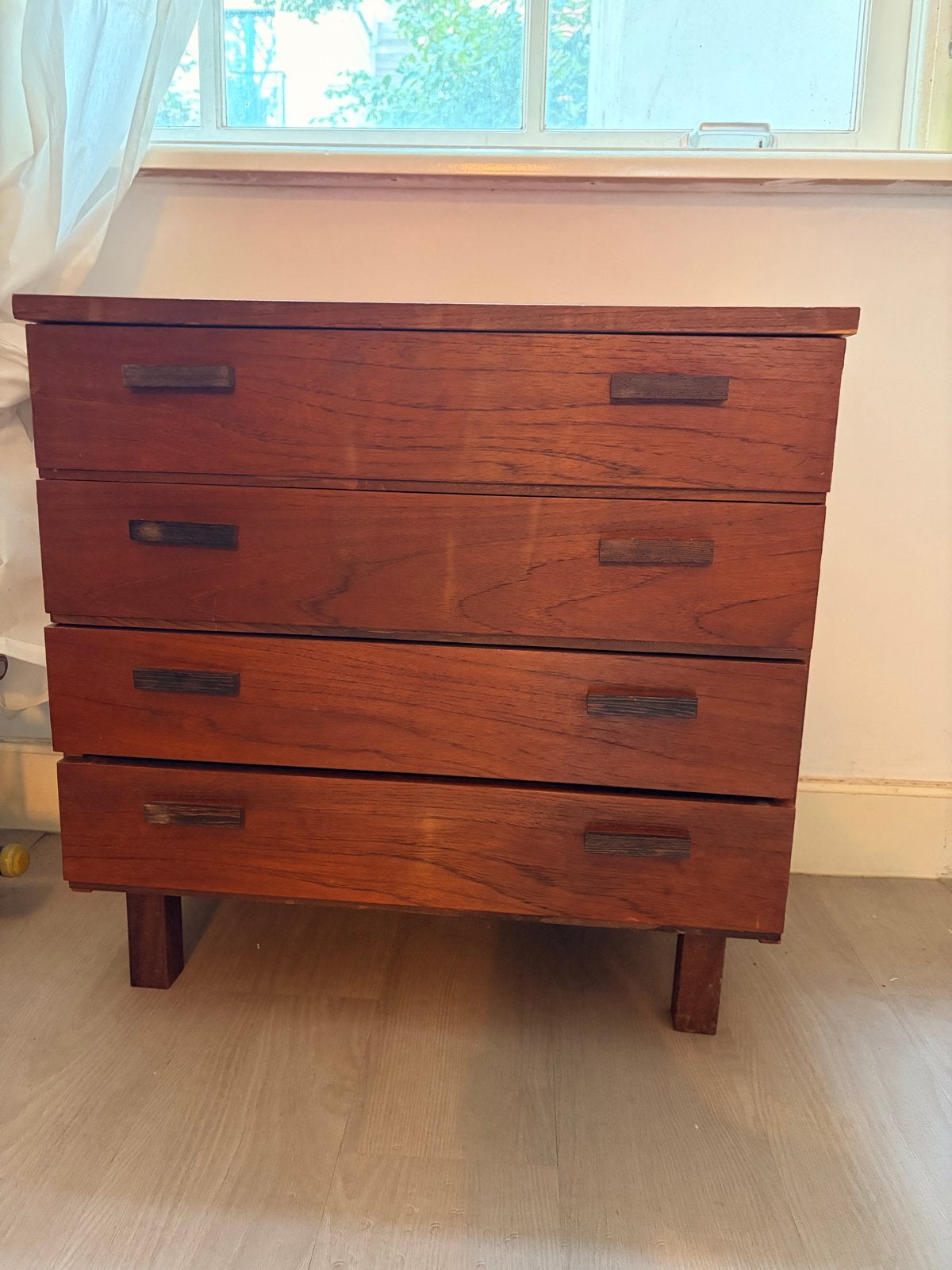Vintage Teakhouten Commode met 4 Laden, Huis en Inrichting, Ophalen, Gebruikt, Teakhout, 50 tot 100 cm