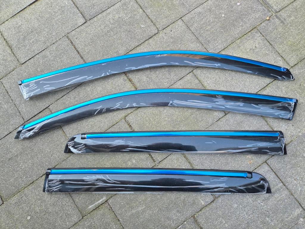 Mitsubishi Outlander sunvisors., Ophalen of Verzenden, Voor, Mitsubishi, Bumper