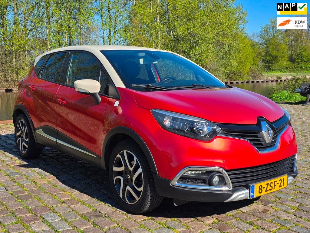 Renault Captur 0.9 TCe Helly Hansen start stop 1e eigenaar a, Voorwielaandrijving, Gebruikt, 49 €/maand, Origineel Nederlands