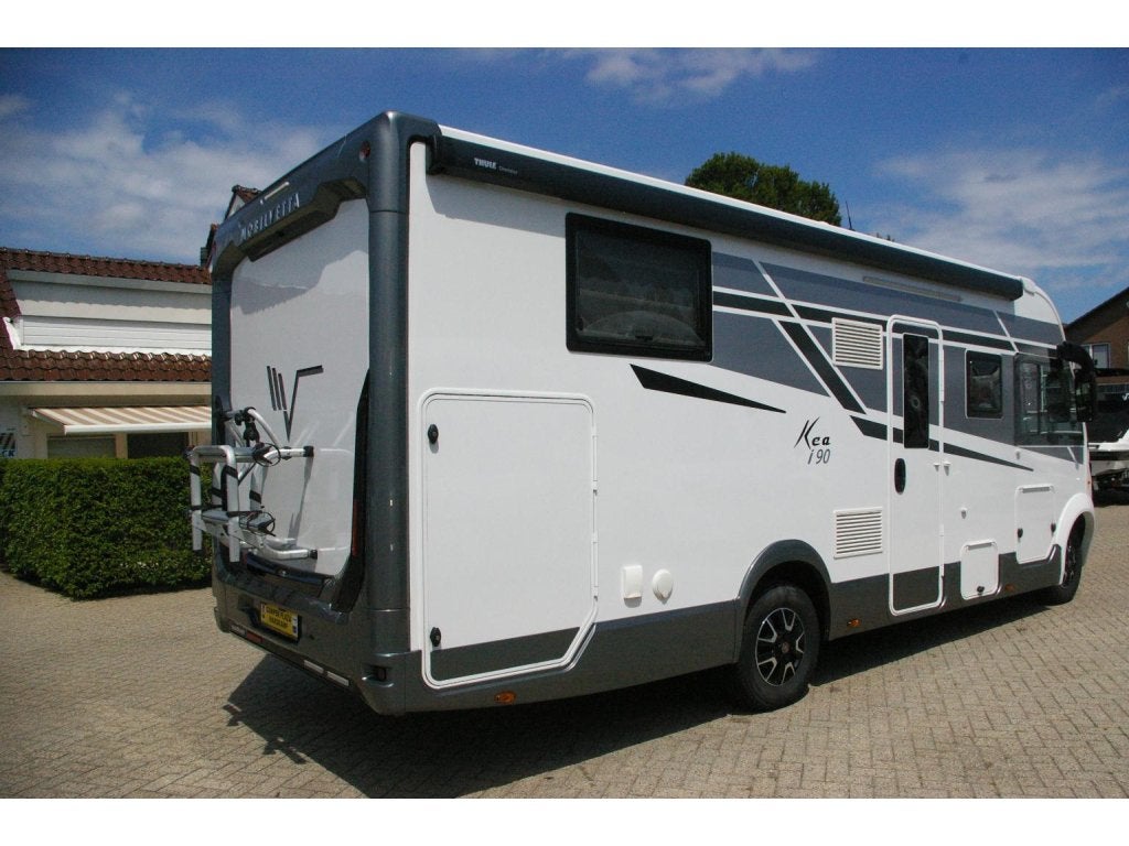 Mobilvetta Kea 90 I Queensbed, Hefbed, XXL Garage., Caravans en Kamperen, Fiat, Airbags, Bedrijf, Luifel
