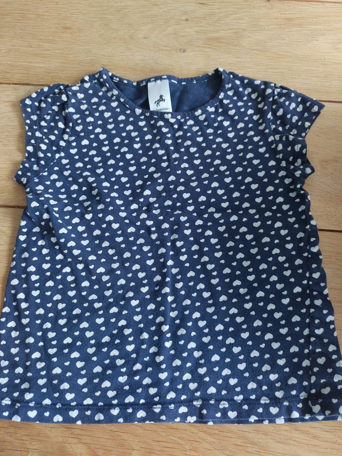 Donkerblauw T-shirt met hartjes, maat 116, katoen, Kinderen en Baby's, Kinderkleding | Maat 116, Meisje, Ophalen of Verzenden
