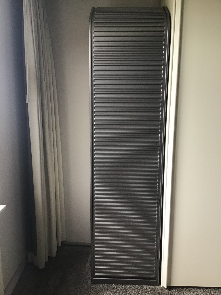 Hoge Amsterdammer van  Pastoe design kast, met roldeur, Ophalen, Overige materialen, Minder dan 50 cm, Gebruikt