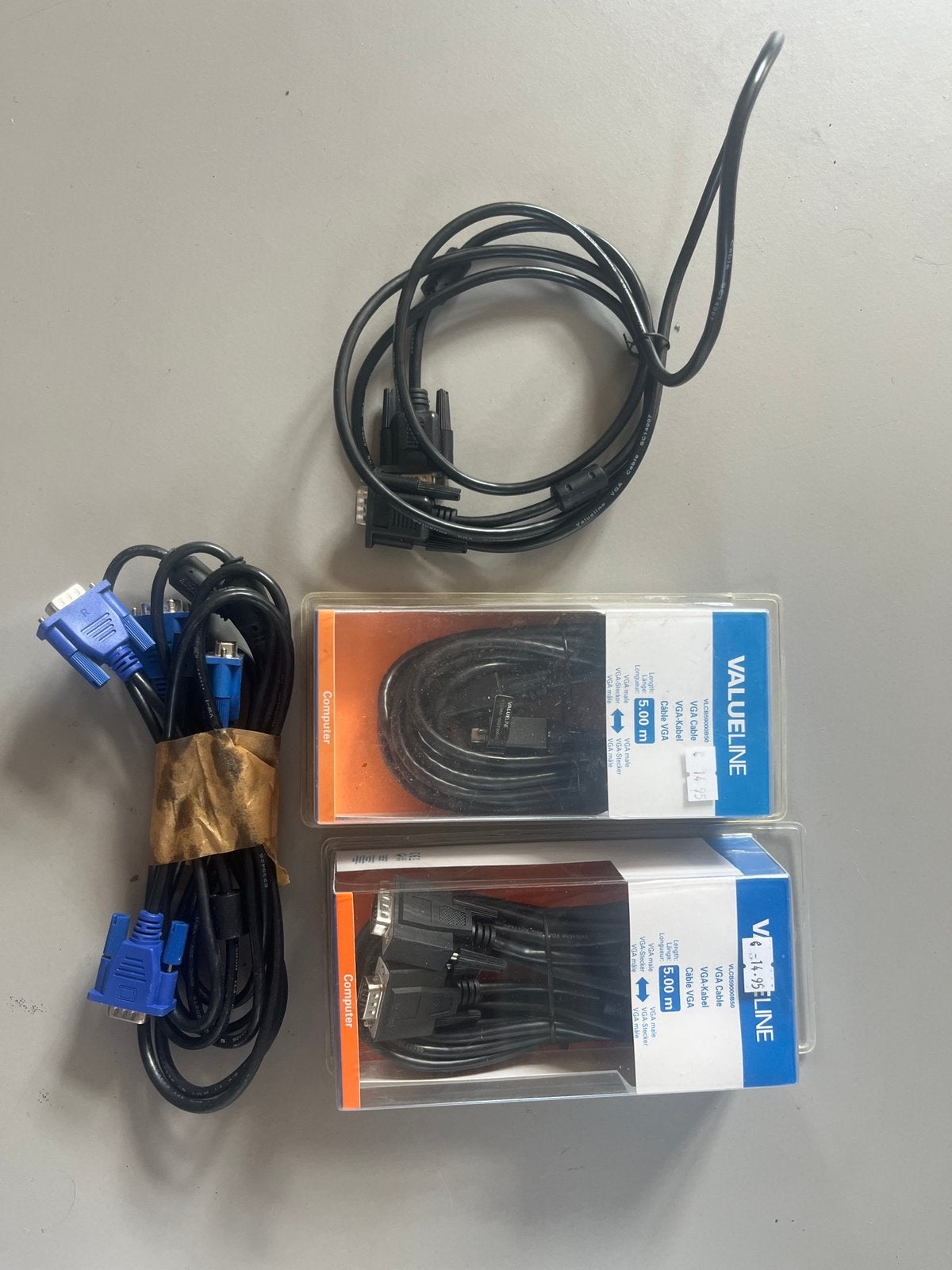 VGA cables, Ophalen of Verzenden, Zo goed als nieuw