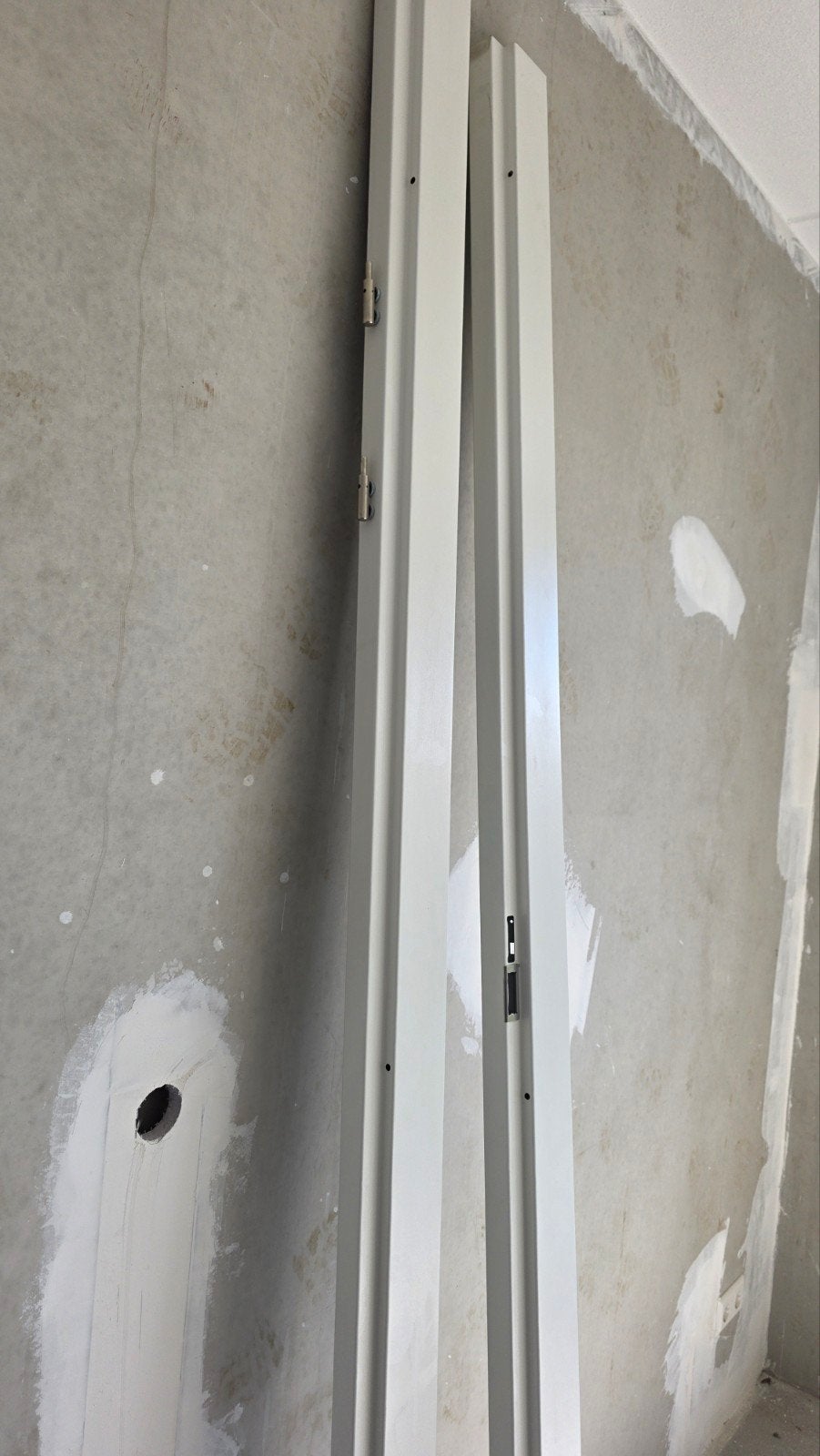 Svedex metalen kozijn nieuw voor linksdraaiende opdekdeur, Doe-het-zelf en Verbouw, Ophalen, 80 tot 100 cm, 215 cm of meer, Binnendeur
