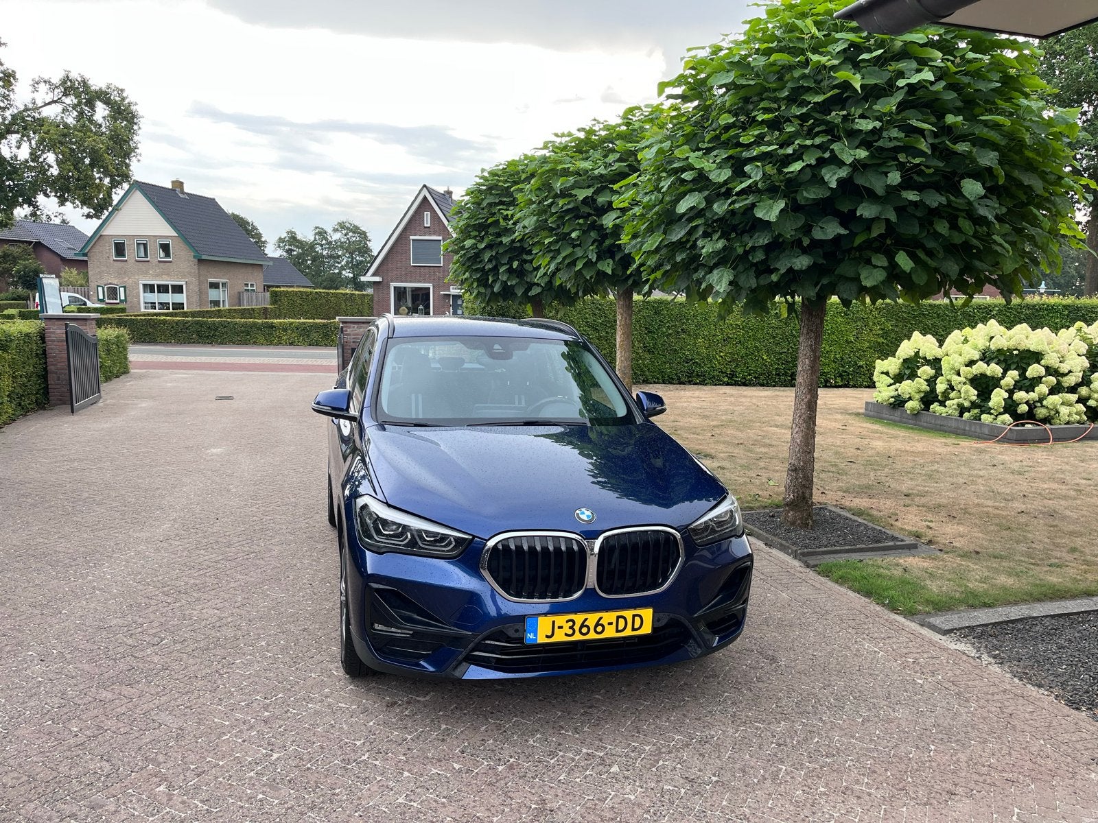 BMW X1 - Sdrive18i - 2020, 15 km/l, Blauw, Leder en Stof, Origineel Nederlands