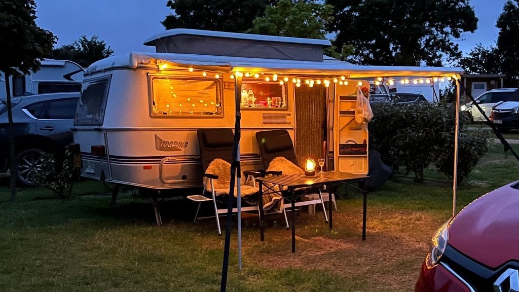 Eriba Triton 430 uit 1997 met toilet, cassetteluifel, mover, Treinzit, Tot en met 3, Particulier, Luifel