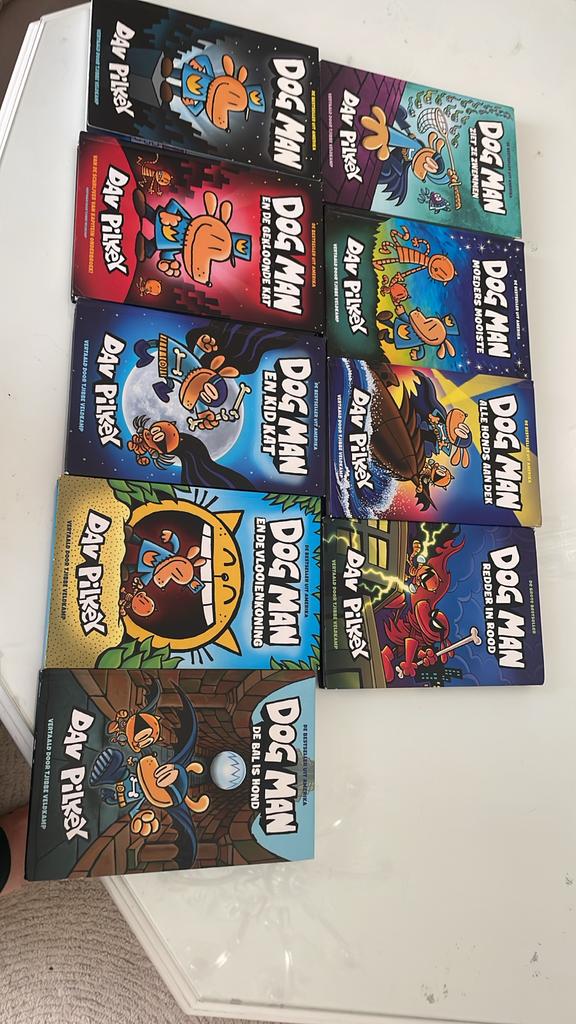 Dog Man boeken set - 9 delen van Dav Pilkey, Ophalen of Verzenden, Gelezen, Fictie algemeen