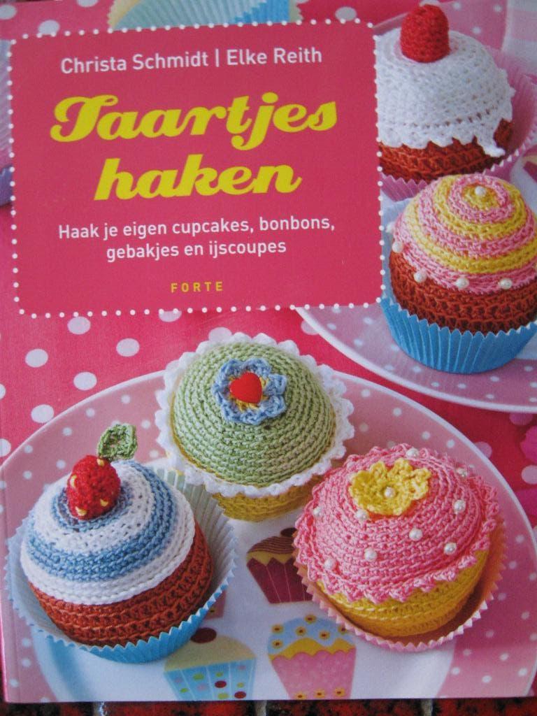 Taartjes haken door Christa Schmidt en Elka Reith., Ophalen of Verzenden, Zo goed als nieuw, Haken, Patroon of Boek