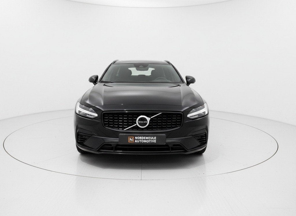Volvo V90 2.0 T6 AWD R-DESIGN, CARPLAY, AUT, TREKHAAK, Auto's, Euro 6, 4 cilinders, 1969 cc, Zwart