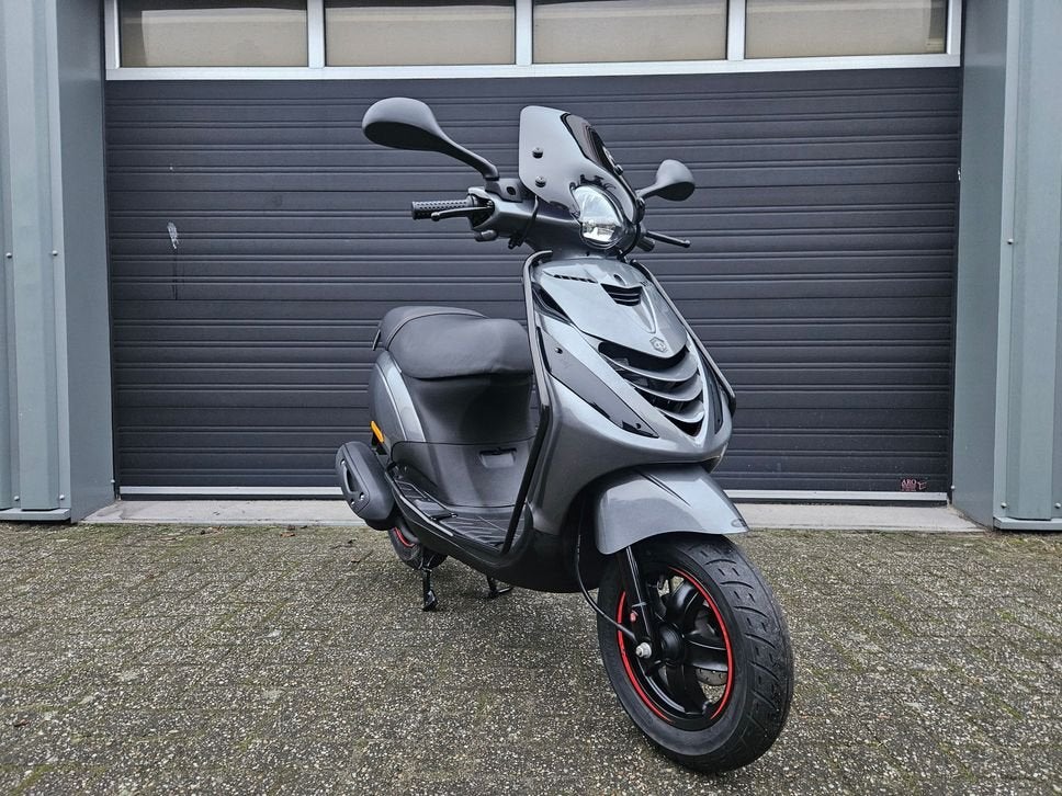 PIAGGIO ZIP 4T E4 BROM BJ 06-2020 MAGIC 7686KM + OPTIES!