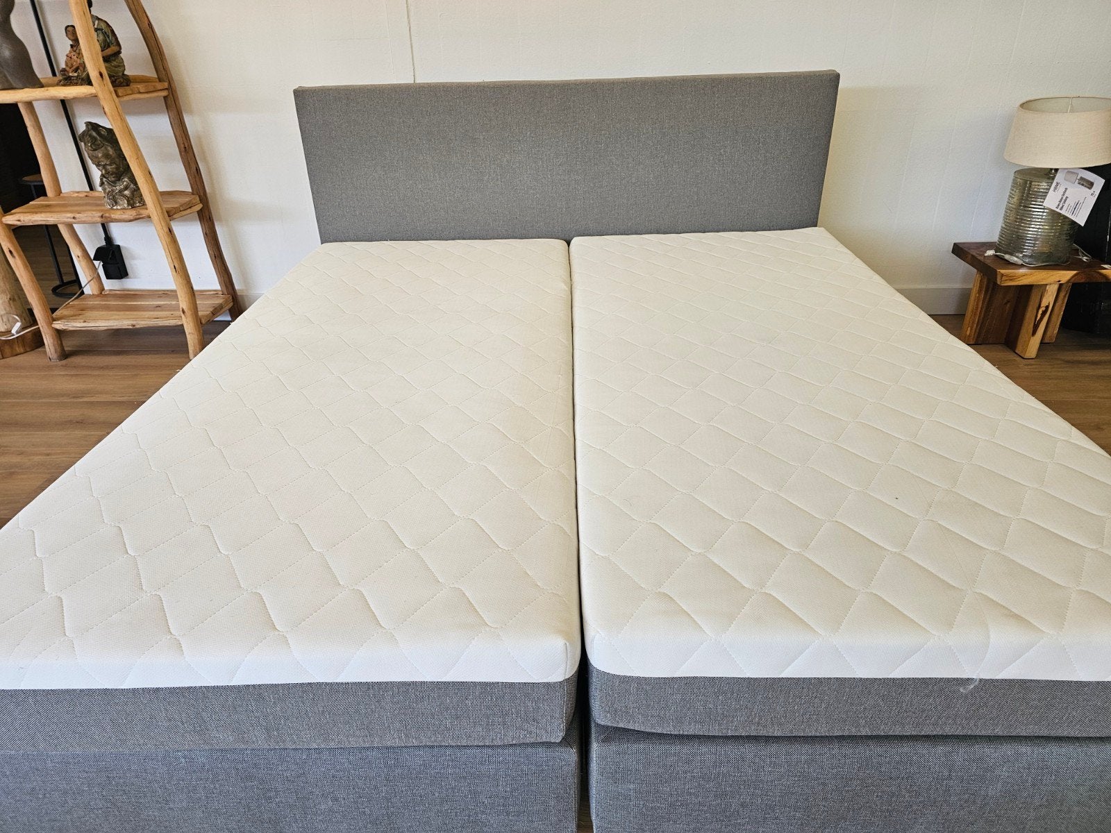 grijze boxspring, Ophalen, Tweepersoons, Home Friesland, Zo goed als nieuw