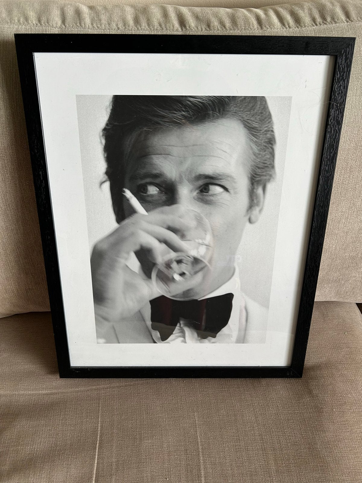 Eric kuster, james bond foto in lijst, Ophalen, 50 – 75, Oorspronkelijke maker, Zo goed als nieuw