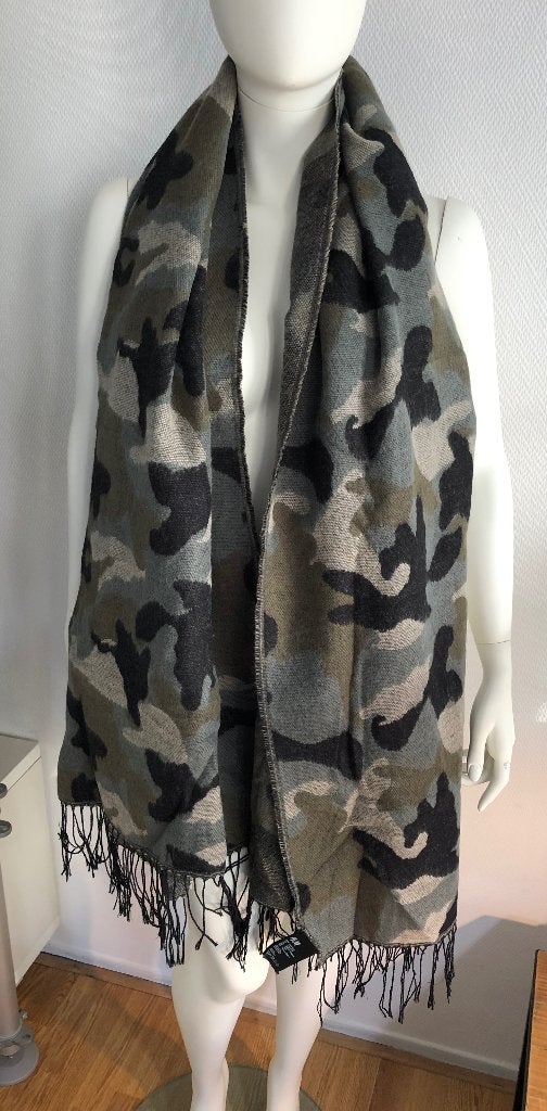 Nieuw h&m shawl sjaal camouflage groen groot model, Kleding | Dames, Verzenden, Nieuw, Maat 46/48 (XL) of groter, Sjaal