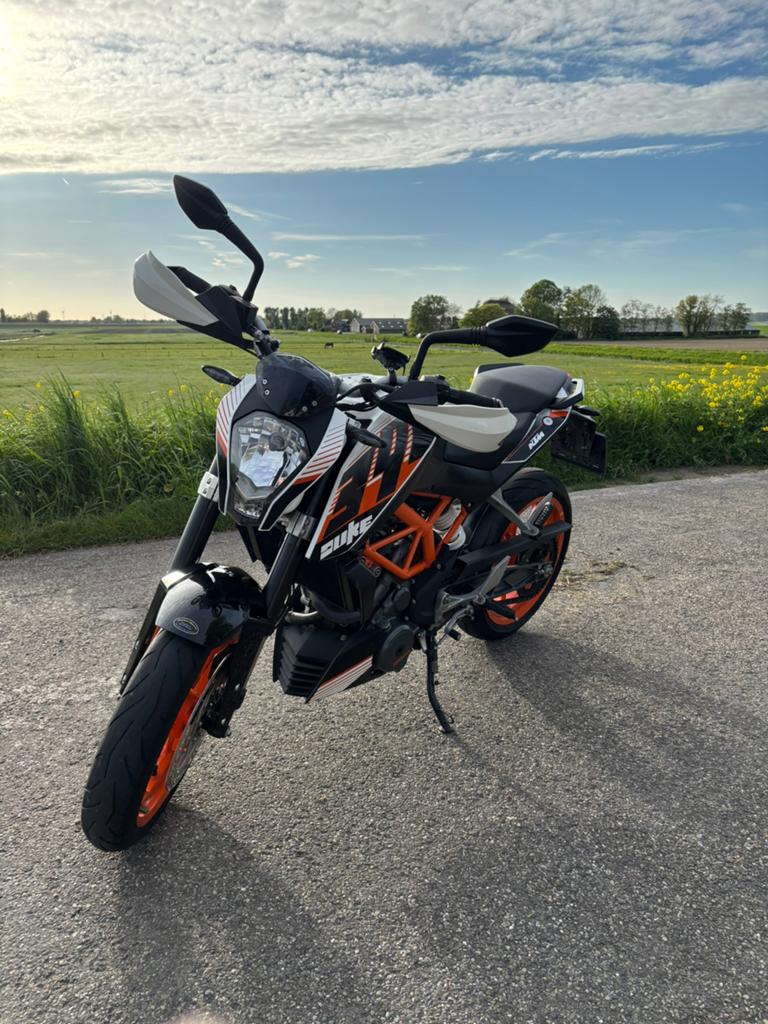 Ktm duke 390 A2, Motoren, Gebruikt, Particulier, Minimaal motorrijbewijs A2, 1 cilinder