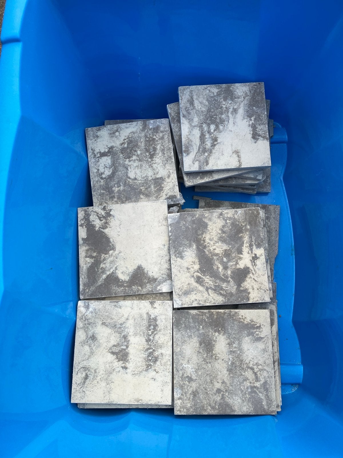 50 Mosa badkamer tegels jaren '60 zwart-wit gemarmerd 10x10c, Gebruikt, Ophalen of Verzenden, Minder dan 20 cm, Minder dan 5 m²