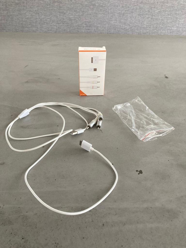 Apple AV-kabel voor iPhone, iPad, iPod + USB-voeding (ZGAN), Ophalen of Verzenden, Zo goed als nieuw, Apple iPhone