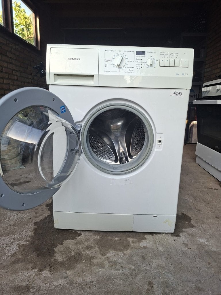 Goed werkende wasmachine, nette staat met gebruikerssporen, Witgoed en Apparatuur, 1200 tot 1600 toeren, Gebruikt, 4 tot 6 kg