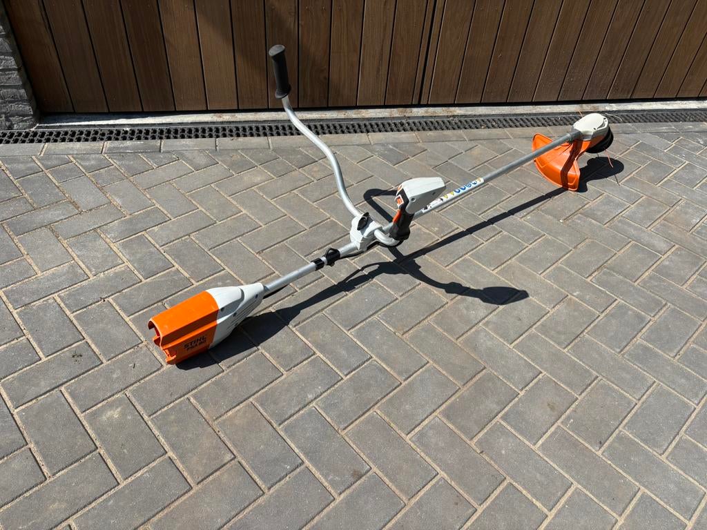 Stihl FSA 90 accu bosmaaier grastrimmer zeer nette !!, Tuin en Terras, Bosmaaiers, Ophalen, Zo goed als nieuw, Accu