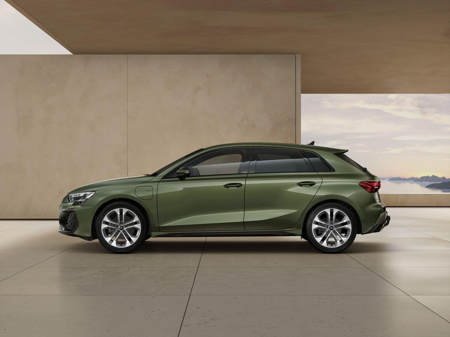 Audi A3 Sportback 1.5 e-hybrid 205pk S Edition | Tech Plus |, Auto's, 12 maanden, 1498 cc, 4 cilinders, 150 min