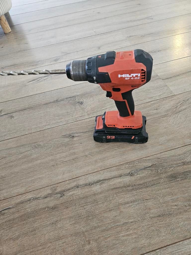 Hilti SF 4-22 boor- en schroefmachine op accu, Doe-het-zelf en Verbouw, Gereedschap | Boormachines, Zo goed als nieuw, Boor- en Schroefmachine