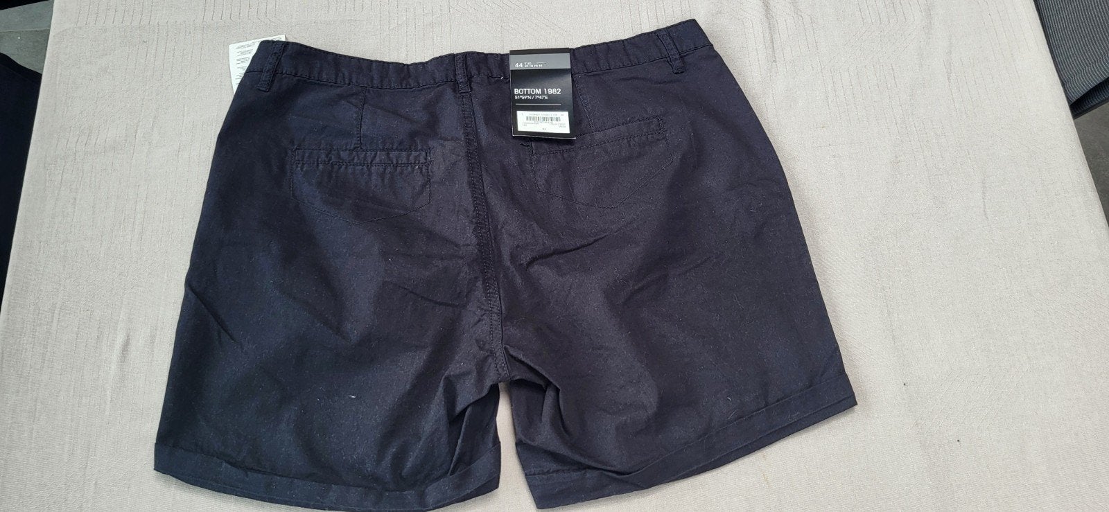Korte Broek Zwart 44 met kaartje, Kleding | Dames, Ophalen of Verzenden, Nieuw, Zwart, Broek of Spijkerbroek