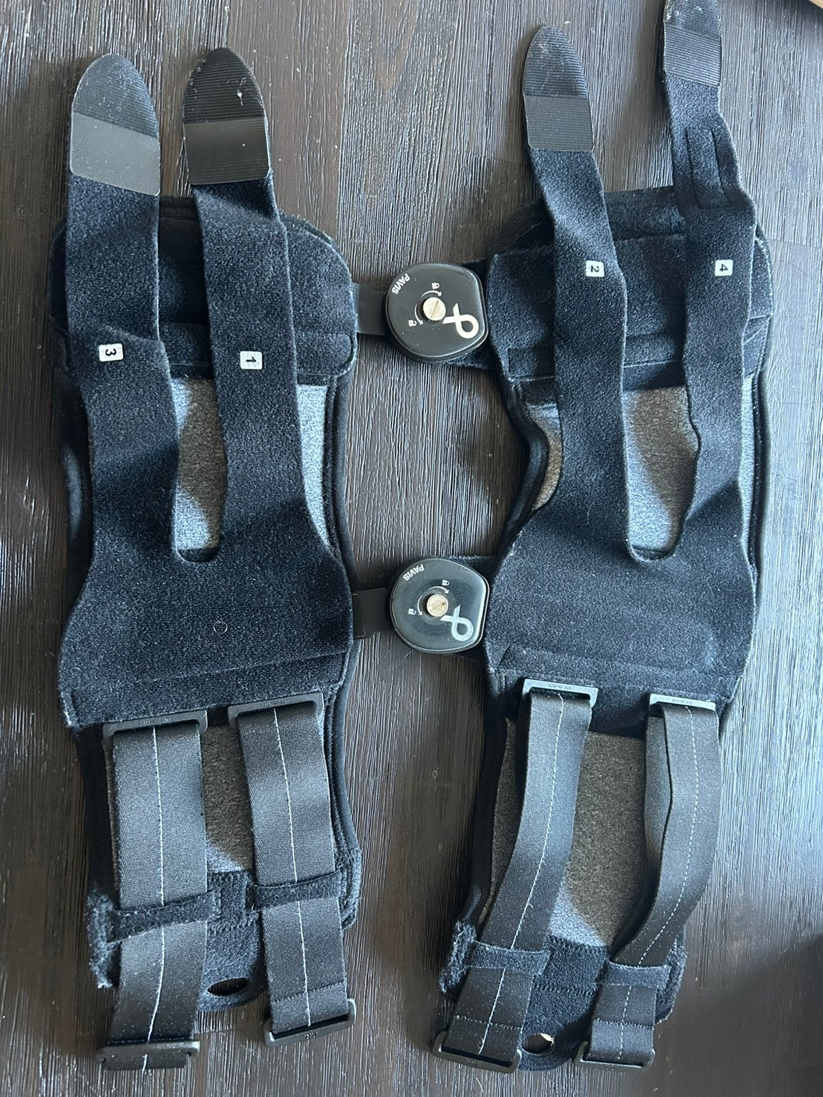 Pavis kniebrace rechts maat M, Dieren en Toebehoren, Paarden en Pony's | Hoofdstellen en Tuigage, Ophalen of Verzenden, Zo goed als nieuw