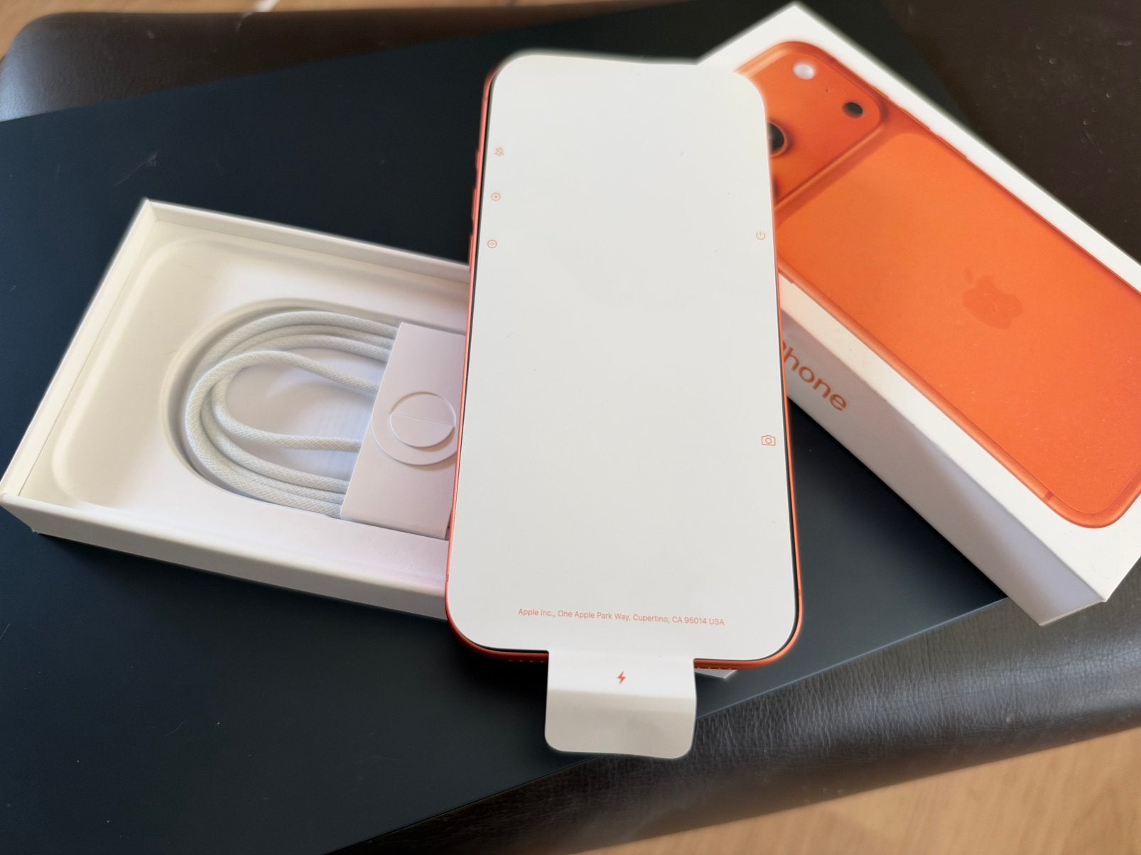 APPLE iPhone 17 Pro Max 256 GB Cosmic Orange, Universeel, USB-C, Zo goed als nieuw, Oplaadkabel