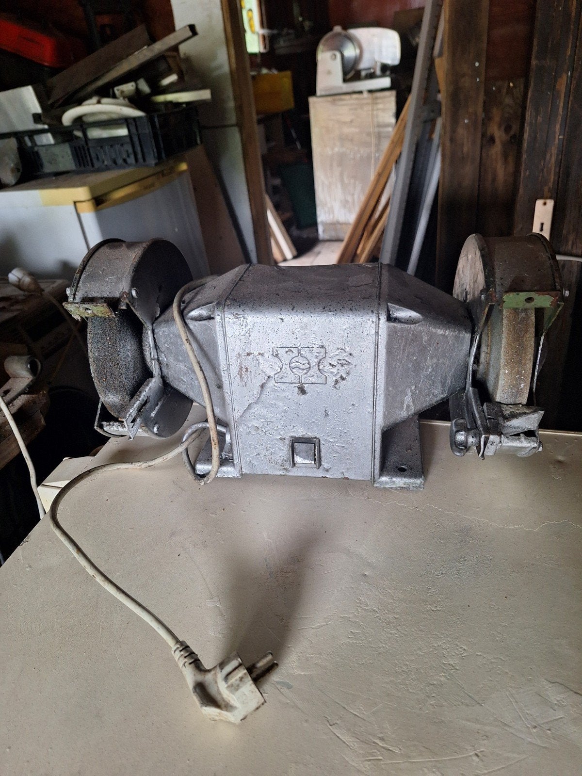 Slijpmachine, Ophalen, Gebruikt, Minder dan 700 watt, Werkbankslijpmachine