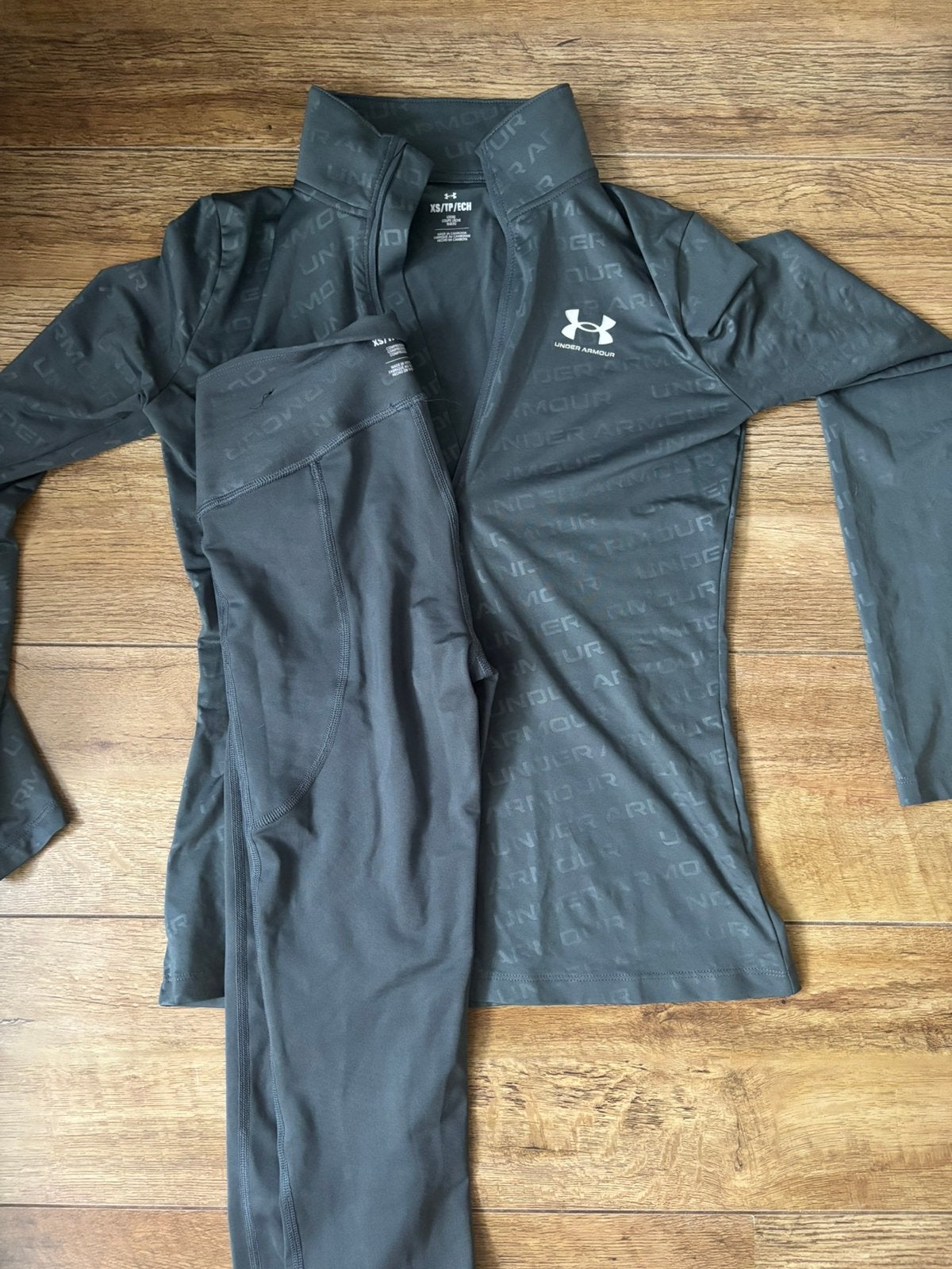 Dames Under Armour sportset, Ophalen, Maat 34 (XS) of kleiner, Grijs, Fitness of Aerobics